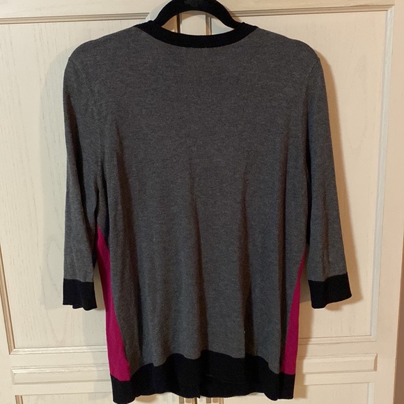 A Reitmans 3/4 length sleeves cardigan in size large - Picture 5 of 5